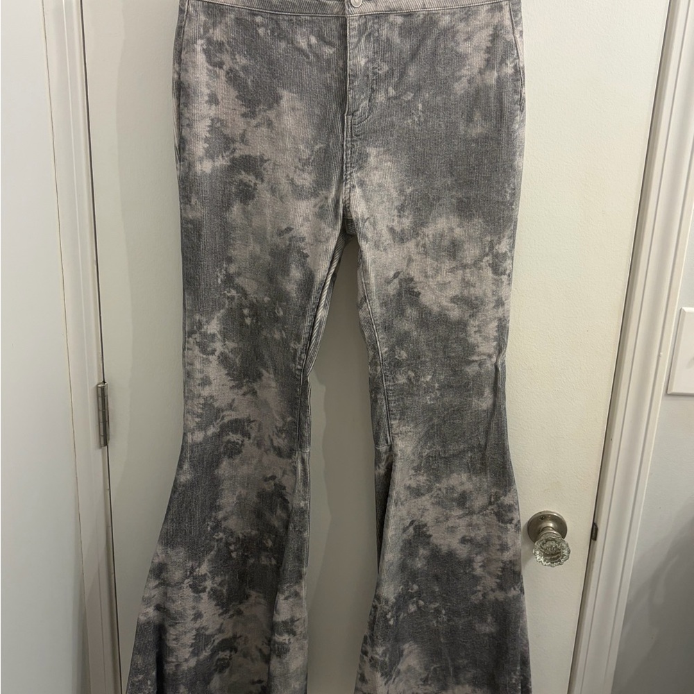 Peach Love California Gray Tie-Dye Flare Pants